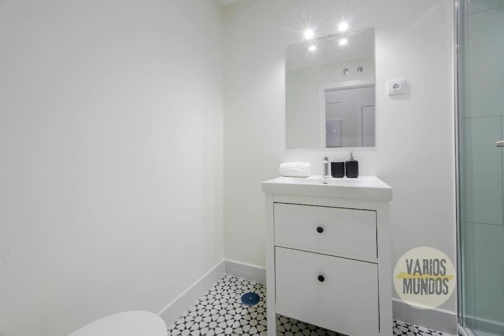 Cozy Y Centrico Apt Para 6Pax En Plaza Del Carmen E2 마드리드 외부 사진