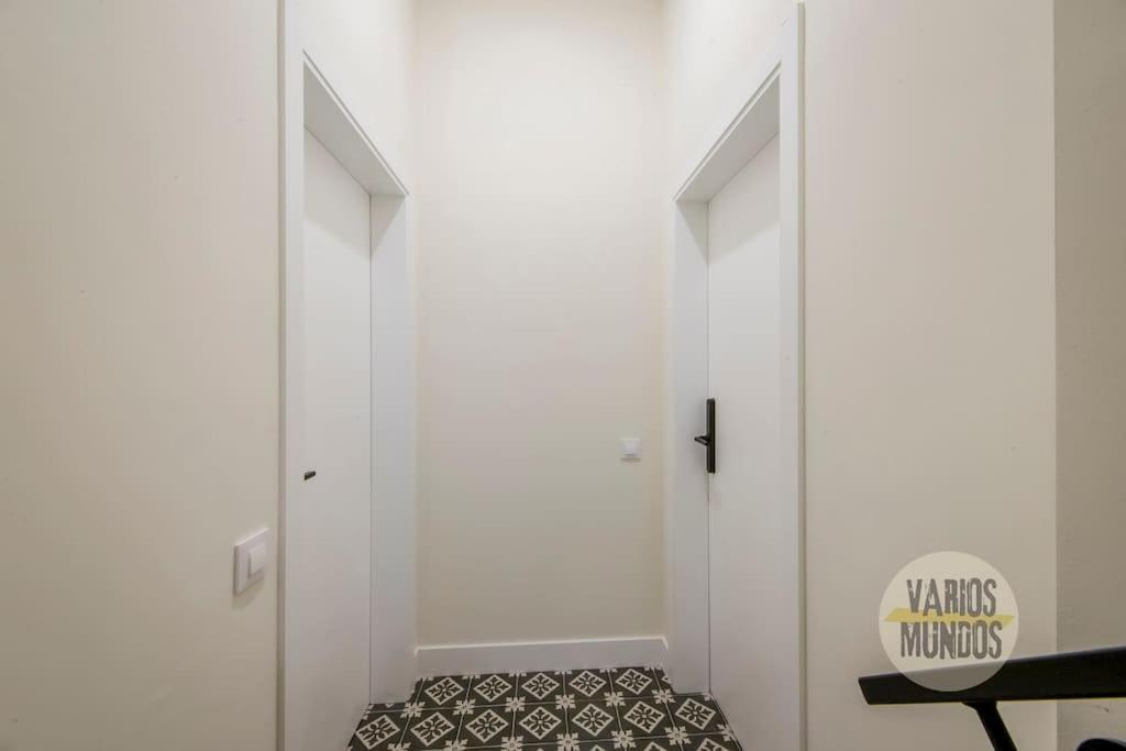 Cozy Y Centrico Apt Para 6Pax En Plaza Del Carmen E2 마드리드 외부 사진