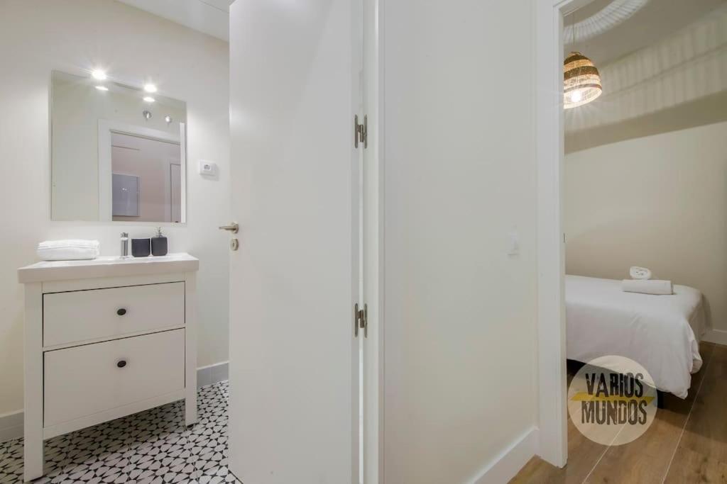 Cozy Y Centrico Apt Para 6Pax En Plaza Del Carmen E2 마드리드 외부 사진