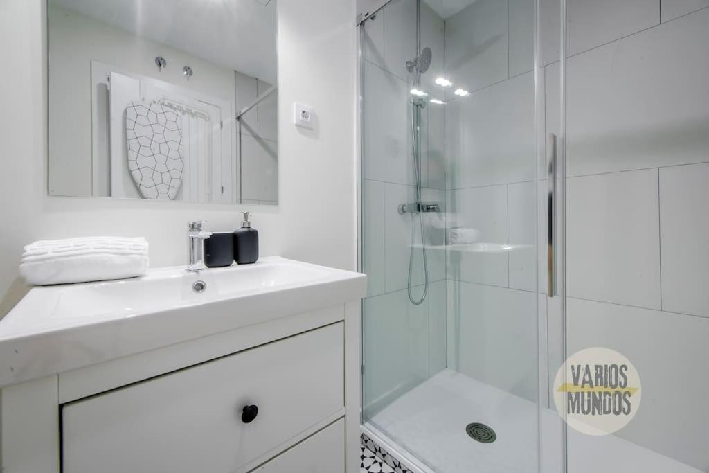 Cozy Y Centrico Apt Para 6Pax En Plaza Del Carmen E2 마드리드 외부 사진